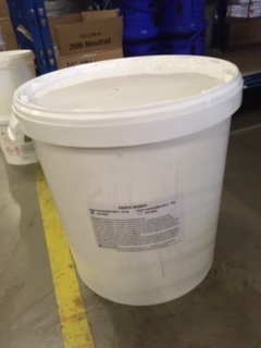 pasta montážní bílá Monti 33 kg